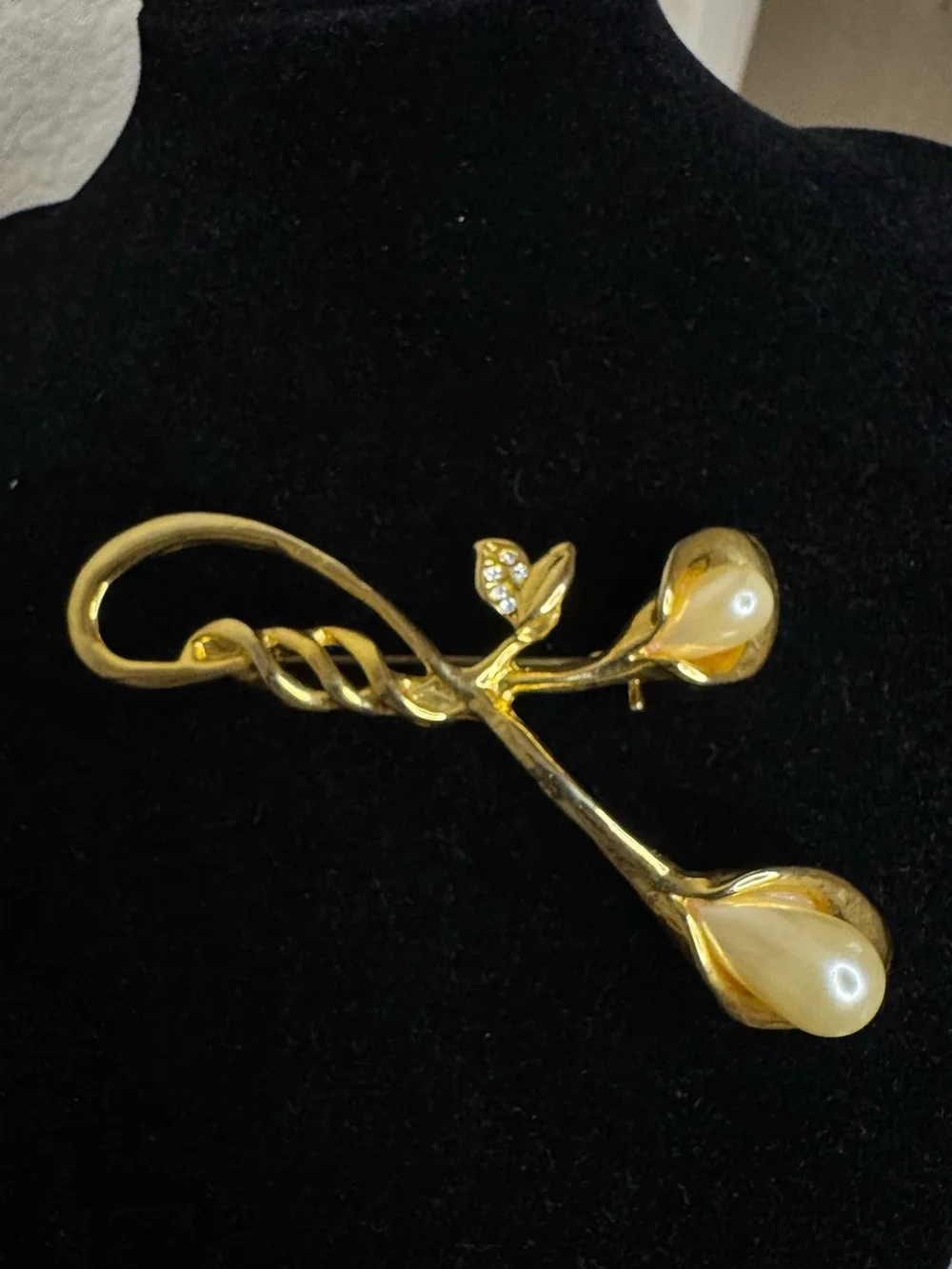 Gold-Tone Pearl Floral Brooch - Women Jewelry